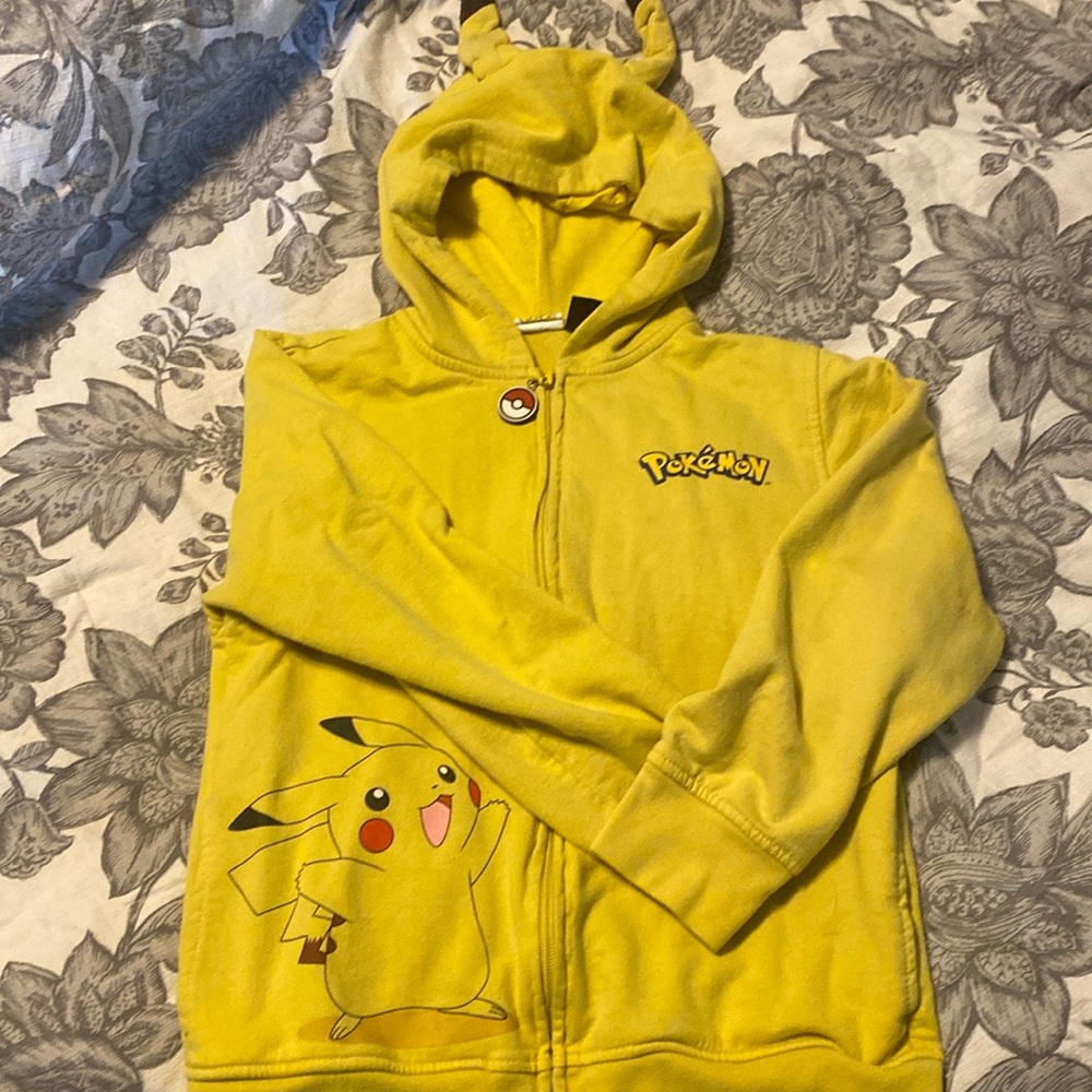 Medium boys Pokémon zip up sweater